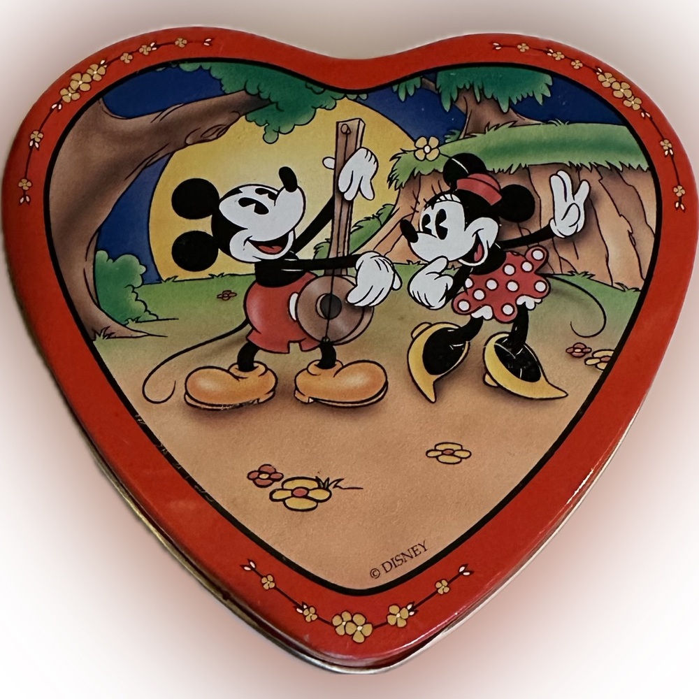 VTG DISNEY MICKEY MINNIE MOUSE 4.75” HEART TIN EMPTY COLLECTIBLE JEWELRY TRINKET